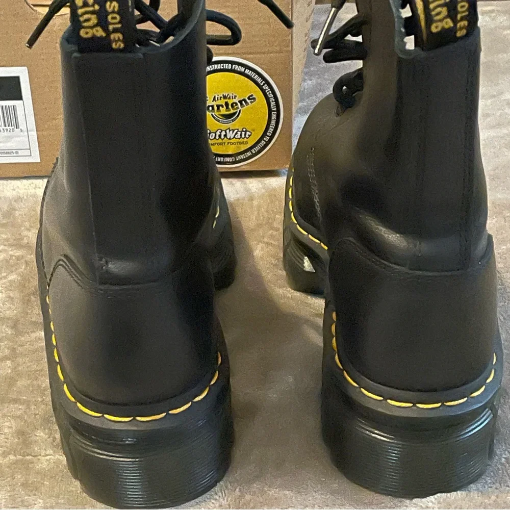 Dr. Martens Audrick Boot size 8 - Picture 9 of 11